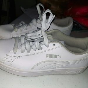 Slightly worn size 6 pumas